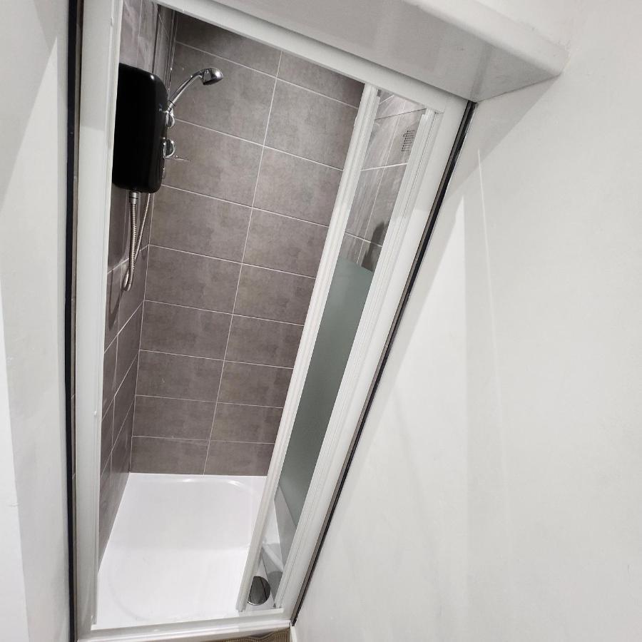 Comfy Diamond Ensuite Room Maidstone With Free Parking And Speedy Wifi Eksteriør bilde