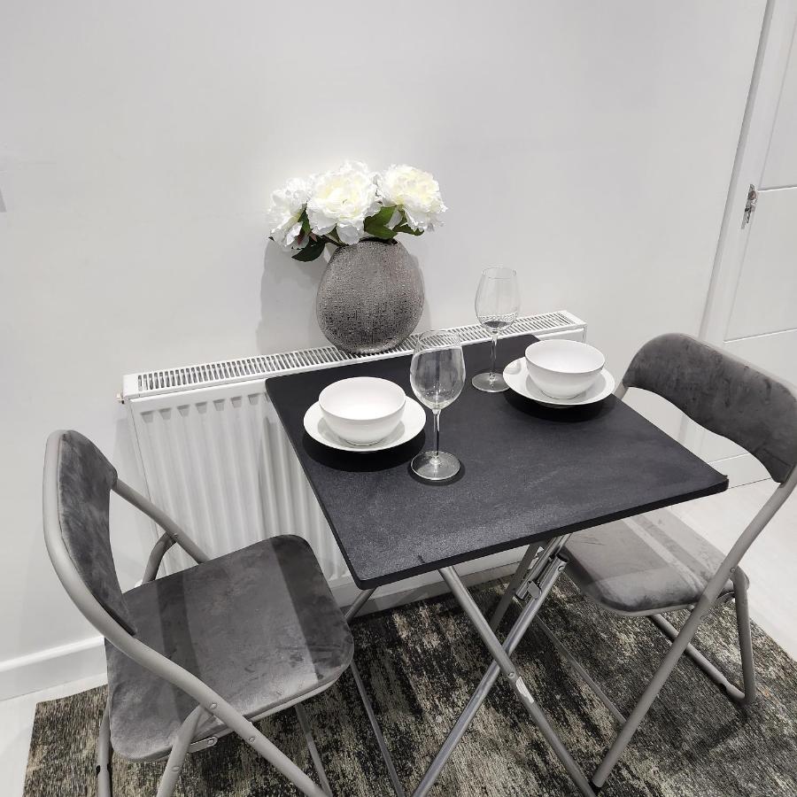 Comfy Diamond Ensuite Room Maidstone With Free Parking And Speedy Wifi Eksteriør bilde