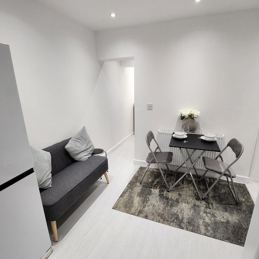 Comfy Diamond Ensuite Room Maidstone With Free Parking And Speedy Wifi Eksteriør bilde